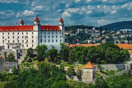 Kupovina slovačke vinjete - Putovanja autocestama kroz alpske krajolike i kulturne gradove